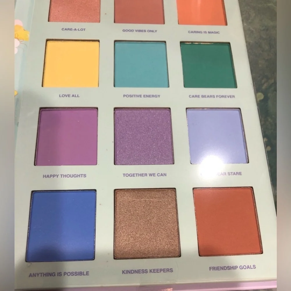 Care‎ Bears 12 piece eyeshadow palette book with mirror new